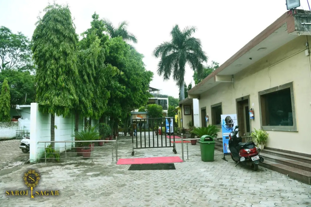 Hotel Saroj Sagar