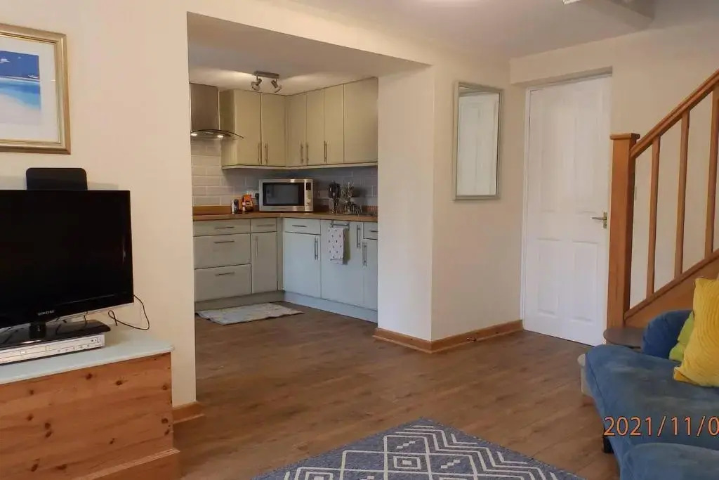 1 bed-cottage-Parking-Patio-close to coasts