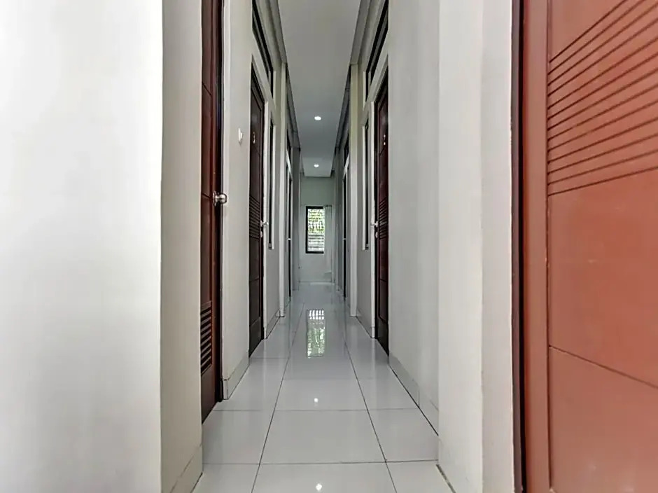SPOT ON 90003 Villa Tawang