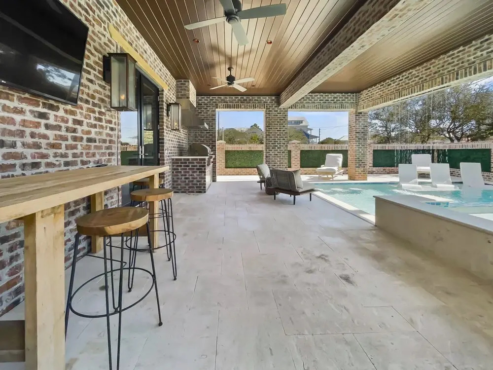 Summer Wind 7 Bedroom Home by RedAwning