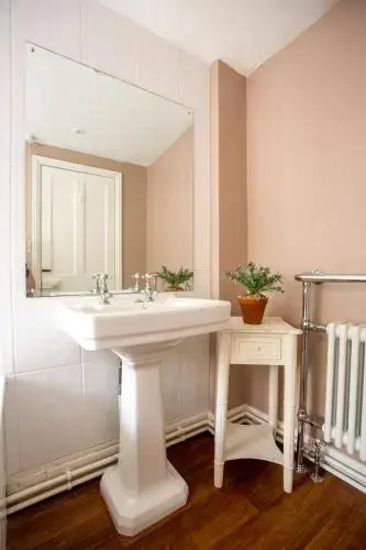 14 Market Cross Place - Beachfront location with lovely sea views - Aldeburgh Coastal Cottages