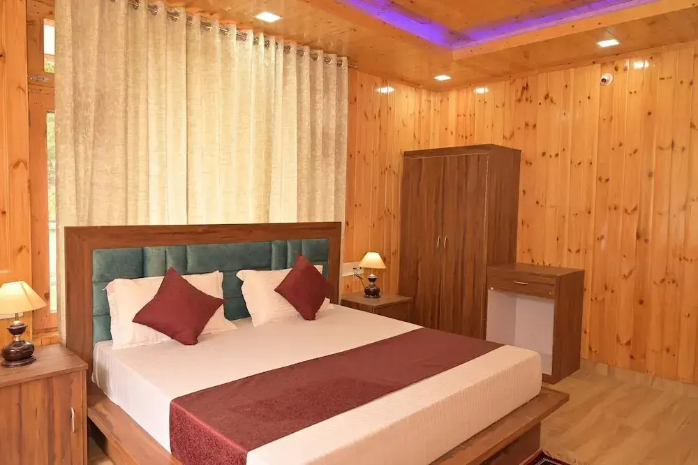 Hotel Royal Galaxy Tirthan