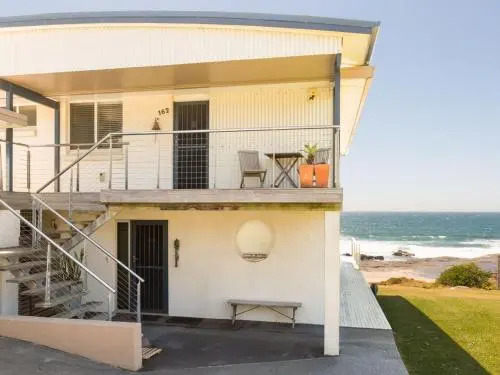 PENZANCE Gerroa Beachfront to Shelley Beach and 4pm check out Sundays