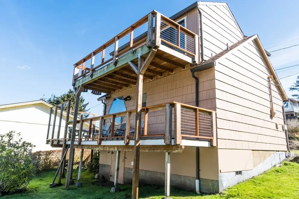 Betty's Beach Bungalow 2 Bedrooms 2 Bathrooms Home