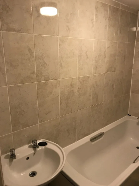 Rooms at 5 Hammersmith Road - Hostel