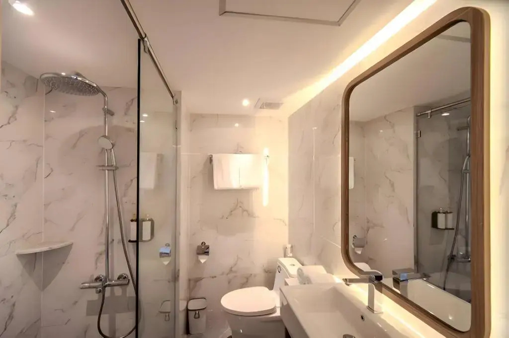Cozy Stay Studio Room at Altuz Seturan Yogyakarta Apartment By Travelio
