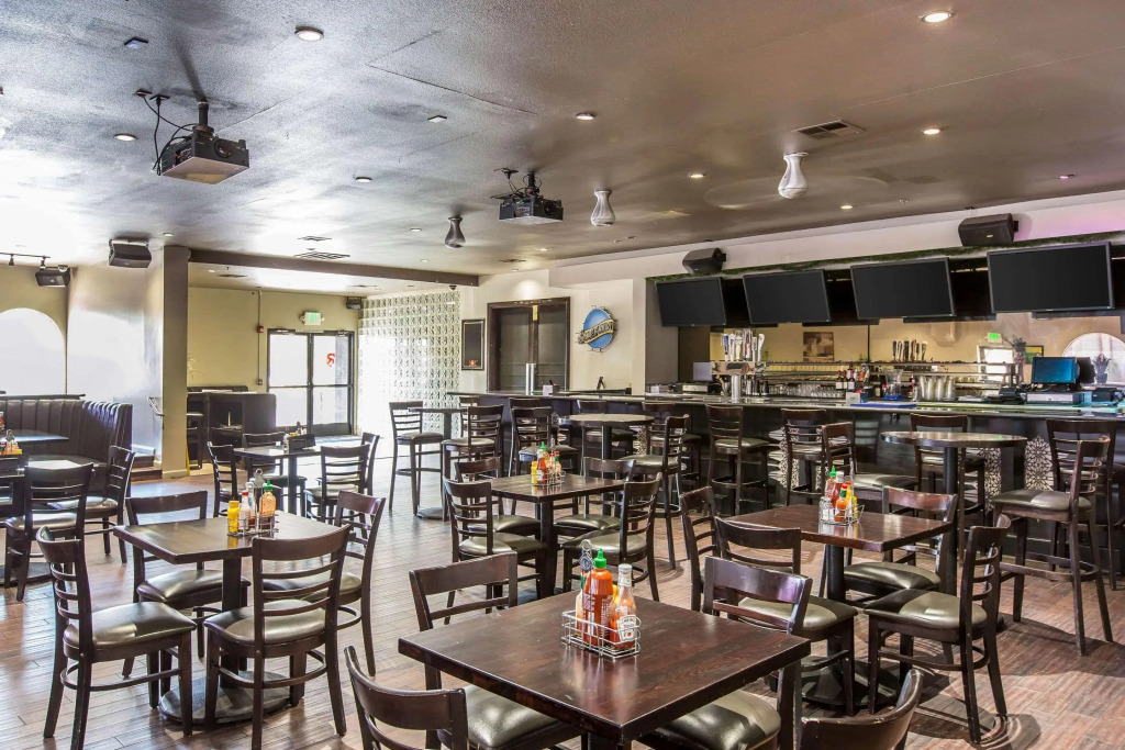 Quality Inn & Suites Bakersfield