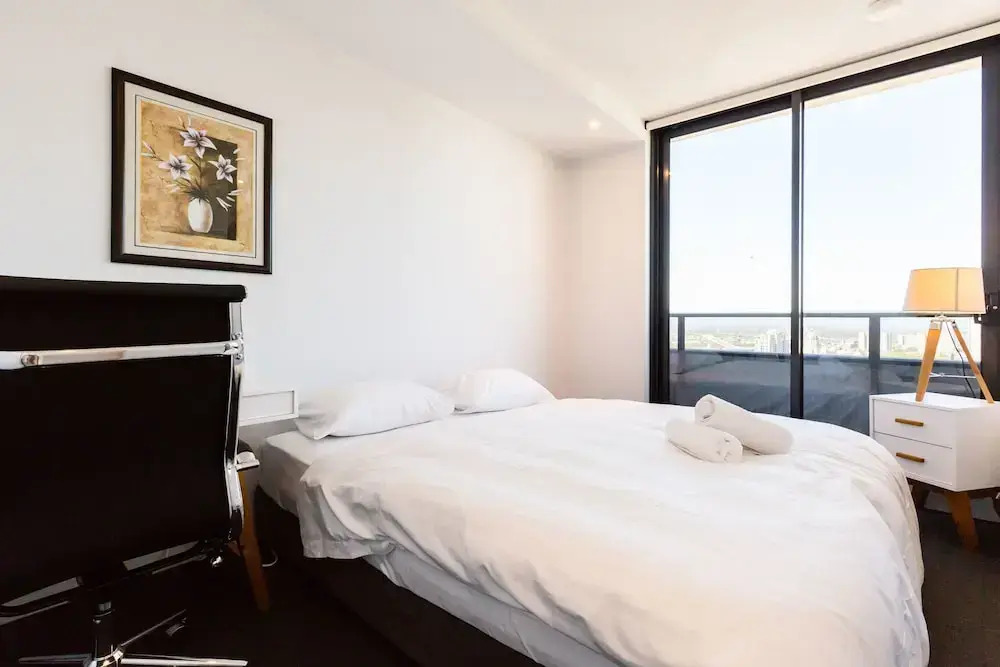 SANTERI, 2BDR Melbourne Apartment