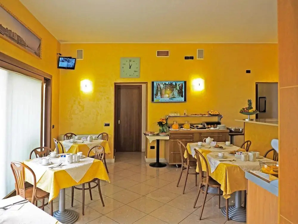 Hotel Cris
