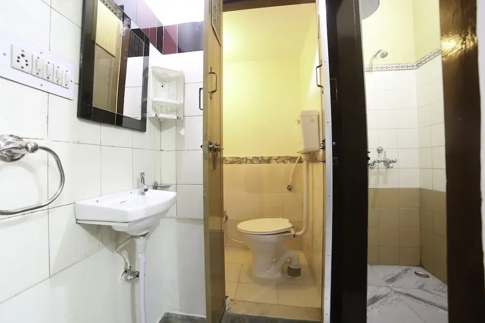 OYO Home 19921 Cosy 3BHK