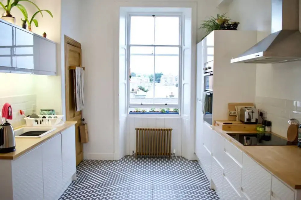Bright & Spacious One Bedroom Flat Near Leith