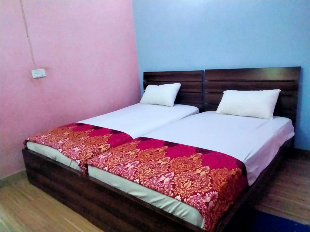 Entire Furnished Two bedrooms Apartment Ground Floor with kitchen