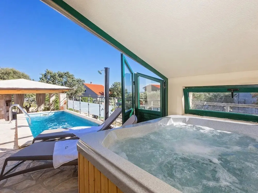 Charming Holiday Home With Swimming Pool, Jacuzzi and Infrared Sauna, Beach at 1.5 km