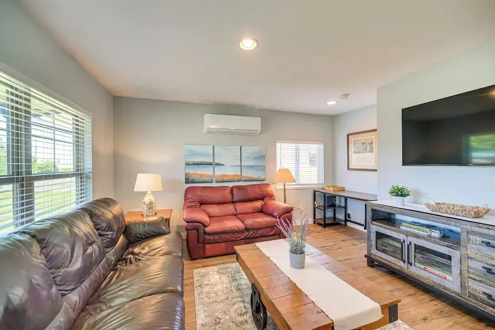 Pet-friendly Moclips Home: Walk to Mocrocks Beach!