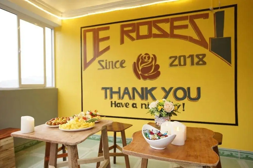 De Roses Ha Long Homestay Hostel