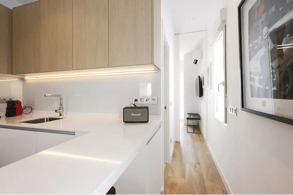 Santa Isabel Street, Private rooms