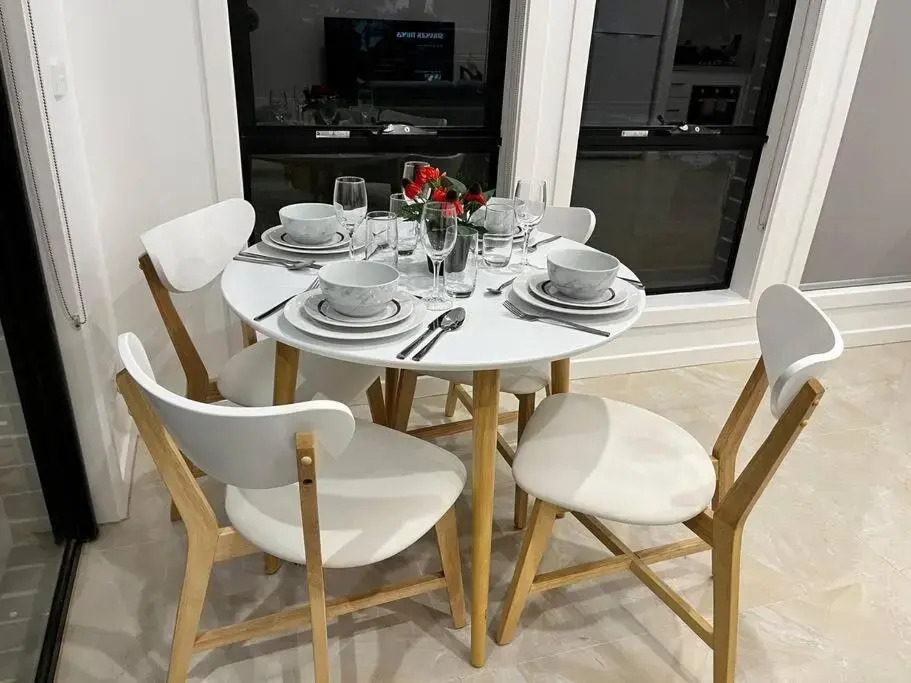 Brand New Modern 2 BR Guesthouse at Airport!