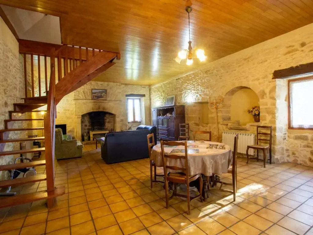 Maison indépendante près de Sarlat, cheminée, animaux acceptés - FR-1-616-130