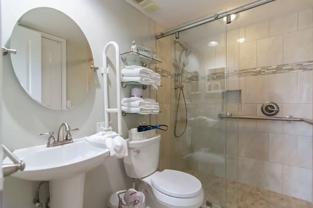 One Seagrove Place Unit 1007 2 Bedroom Condo by Redawning