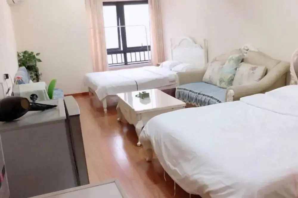 Shili Taohua Theme Apartment