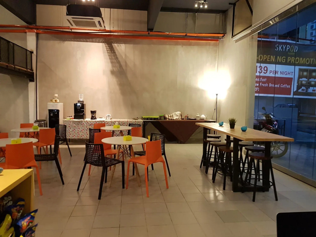 SKYPOD Hostel