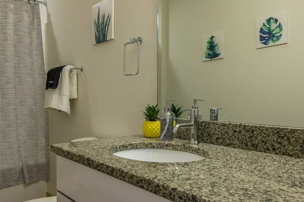 Chic Central Apartment with Free Parking