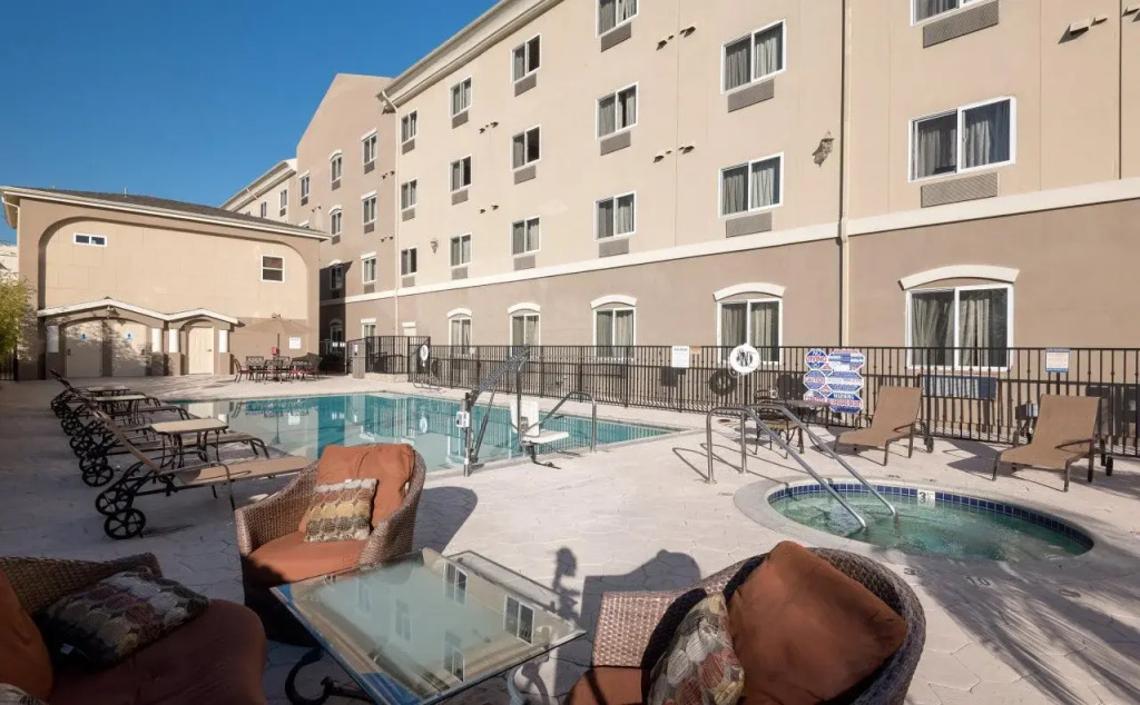 Holiday Inn Express Hotel & Suites Los Angeles Airport Hawthorne by IHG