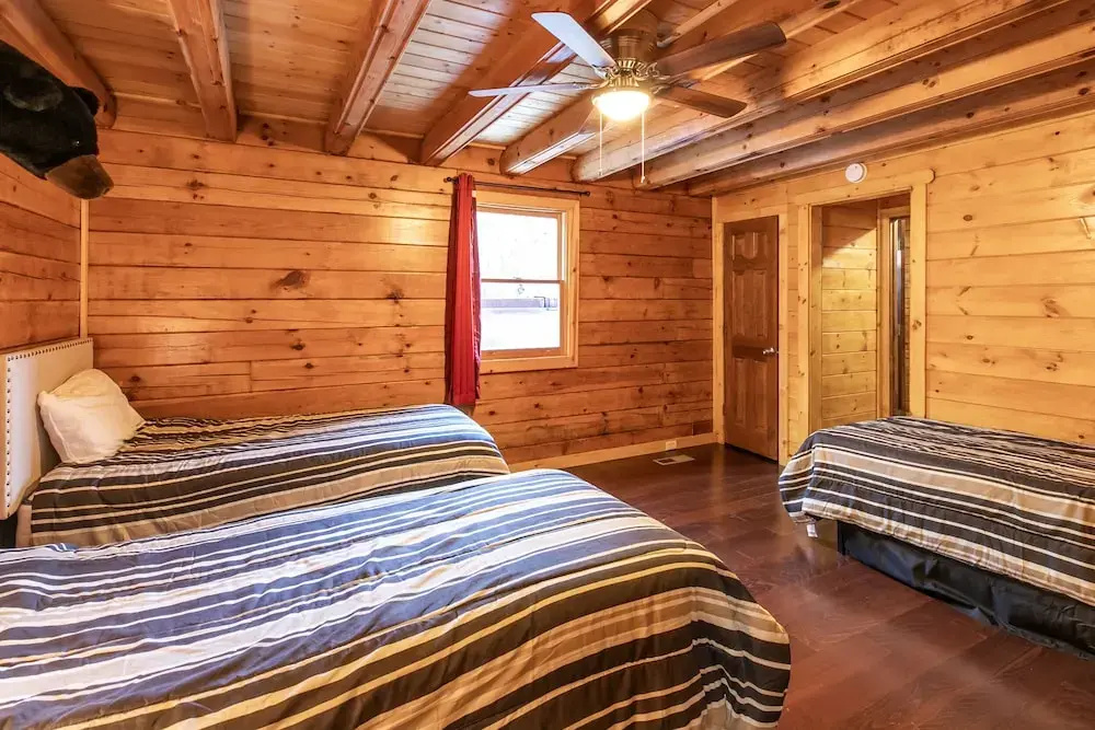 SmokyStays Swiss Cottage Chalet