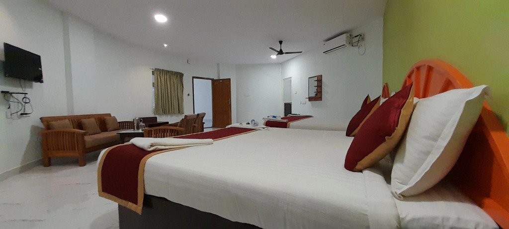 Hotel Rajeswari International