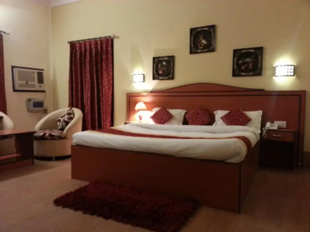 HOTEL VARUNA