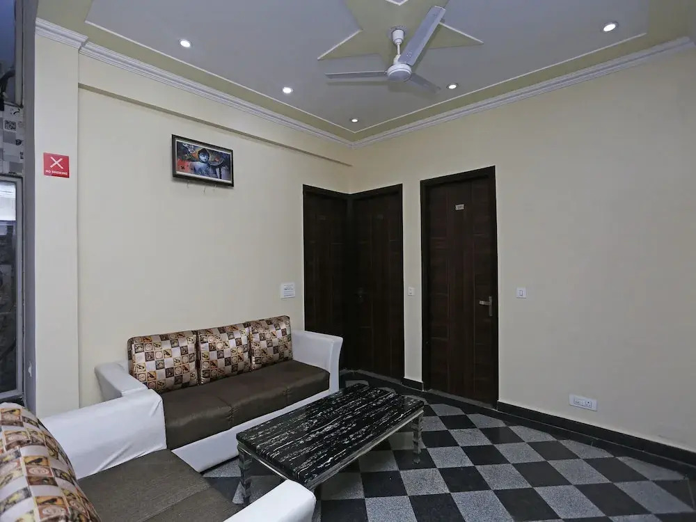 OYO 4026 Royal Inn