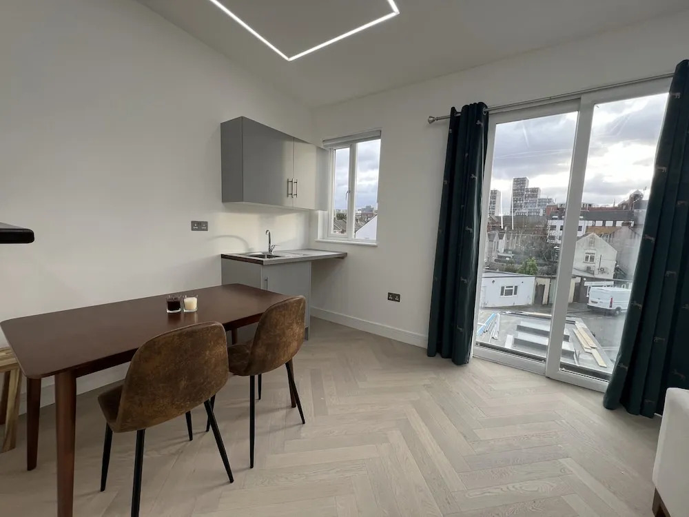 Luxurious London Studios
