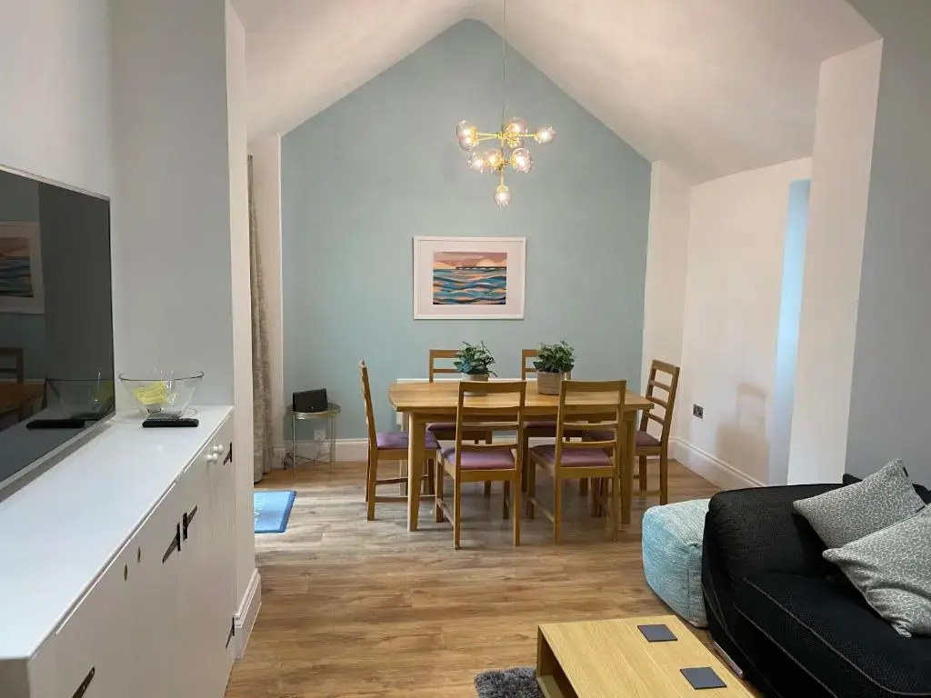 Superb 2 beds 2 baths New Apartment w/ Garden+Patio