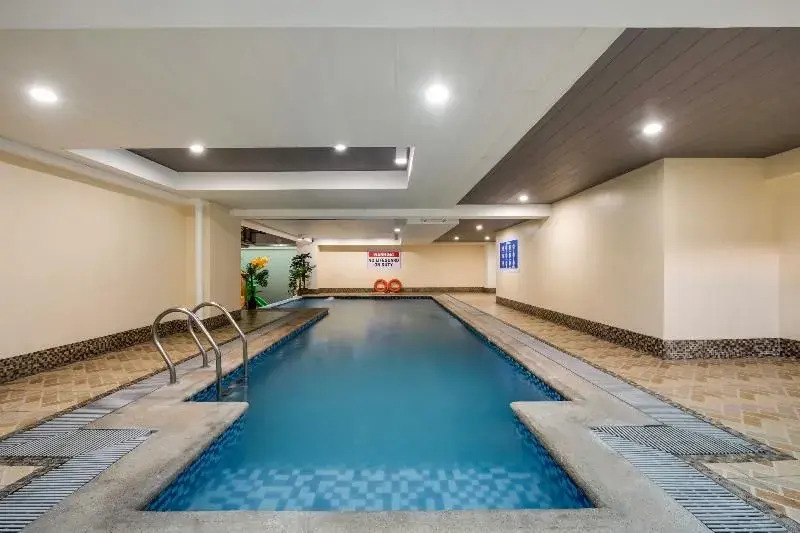 Oyo 207 Bay Area Suites Near Philippine General Hospital