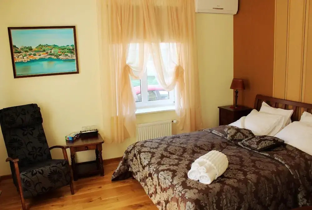 Embrace Hotel & Apartments
