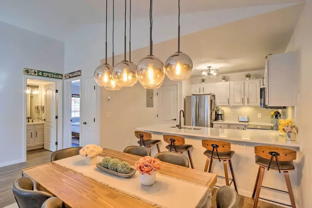 Balcony & Hot Tub Access: Modern Breck Escape!