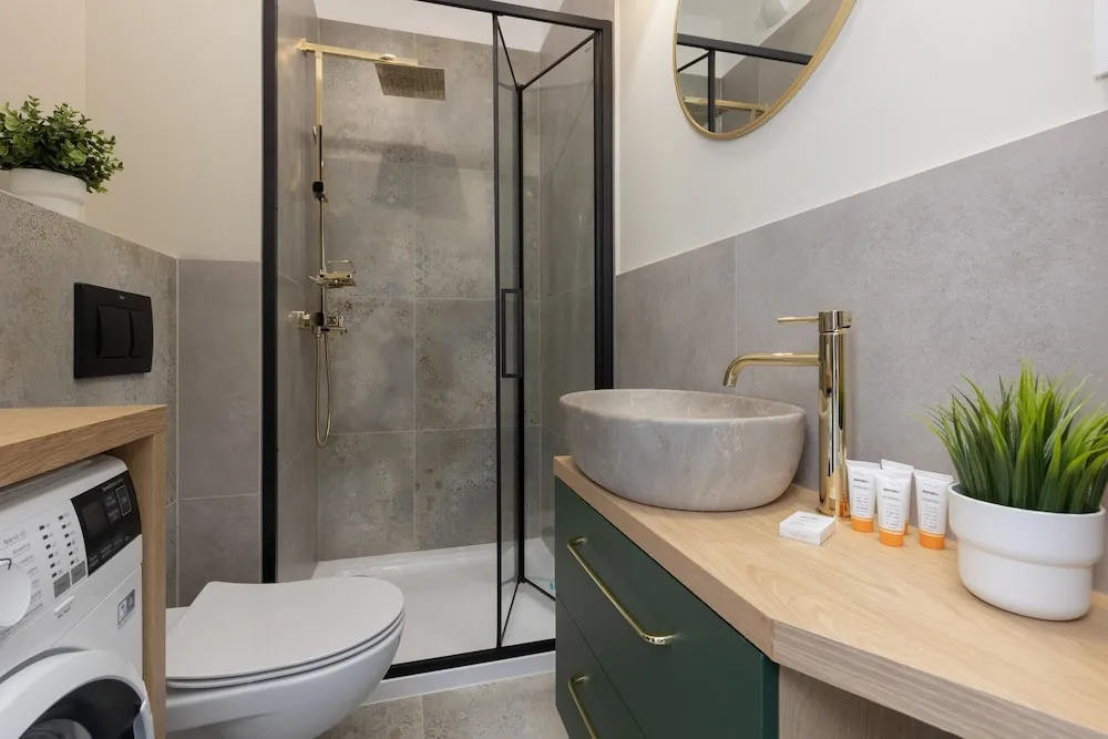 Home Factory Estate Praga Kotsisa by Noclegi Renters