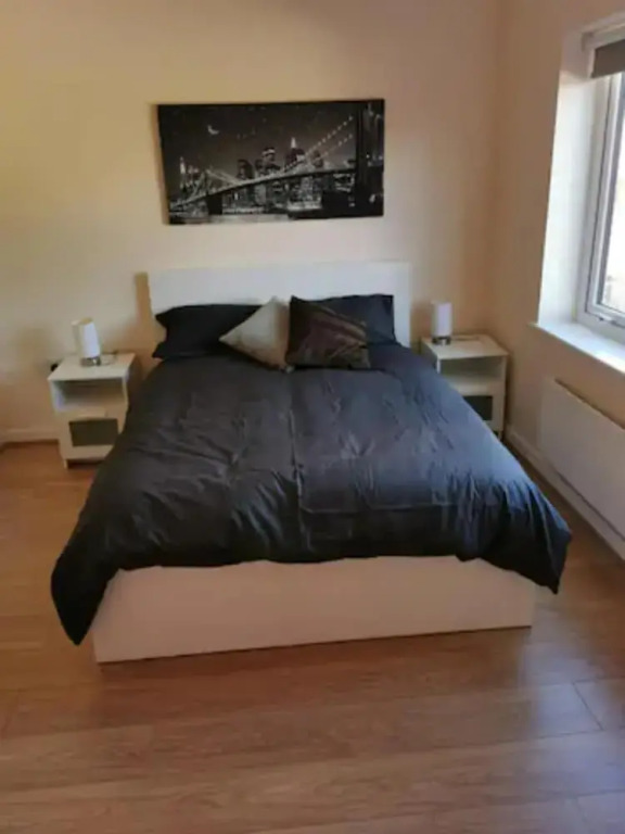 Entire 3 Bedroom House Manchester Free Parking