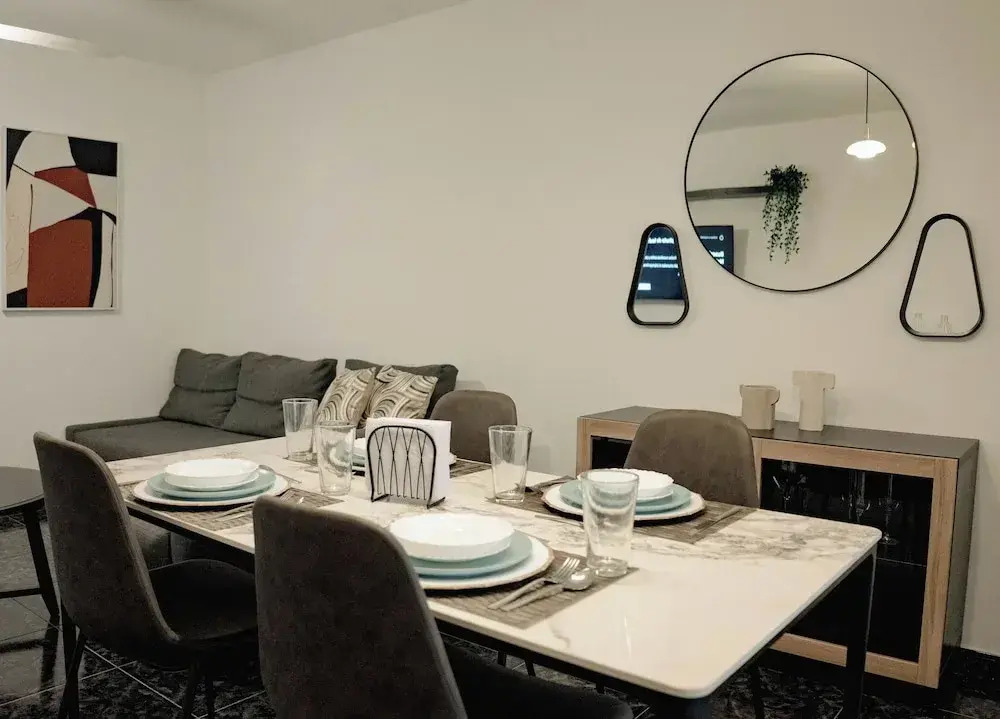 Residenciales H1 & H2 - Breakfast & Room Service - Airport close