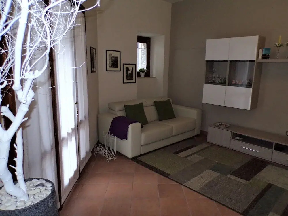 Quaint Holiday Home in Puegnago del Garda With Balcony