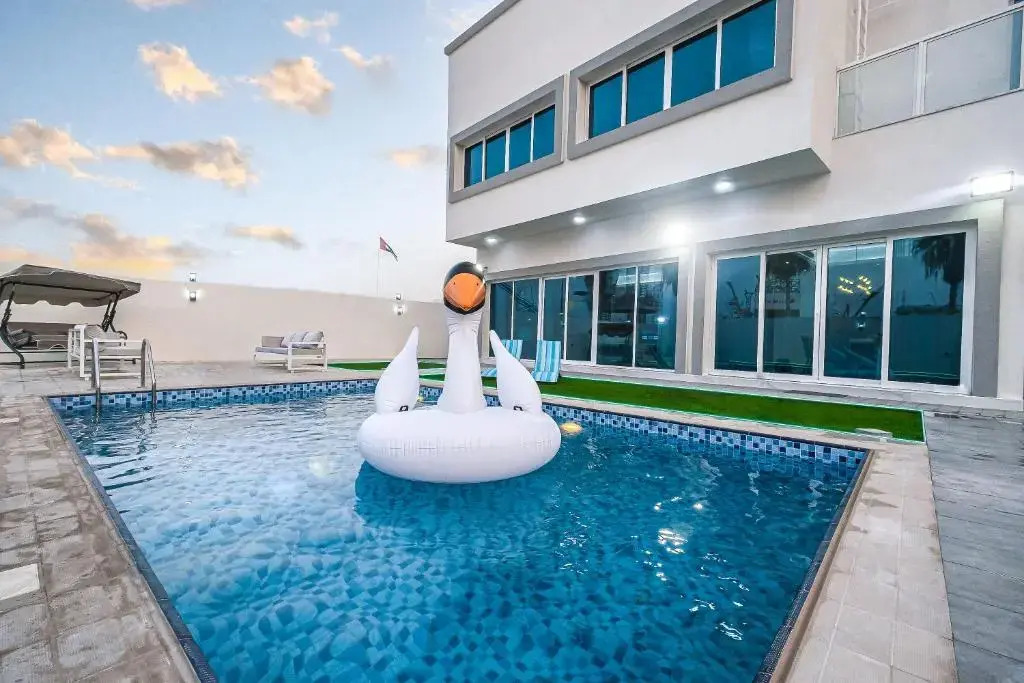 Luxury Modern White Villa on Island 9,500 sqft