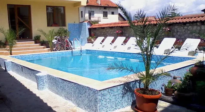 Saint Nikola Family Hotel