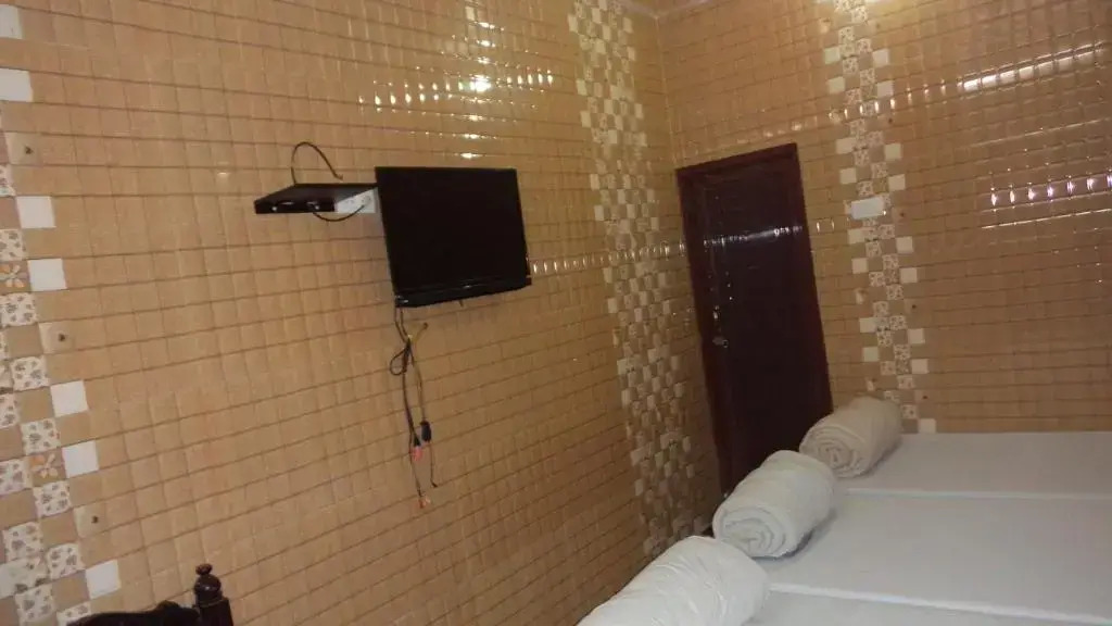 Hotel Classic 7 by OYO Rooms