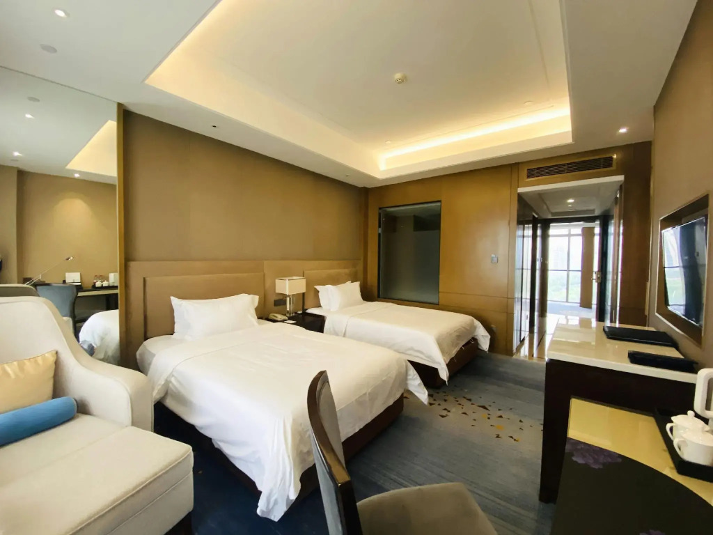 Xinhua Jian'guo Hotel