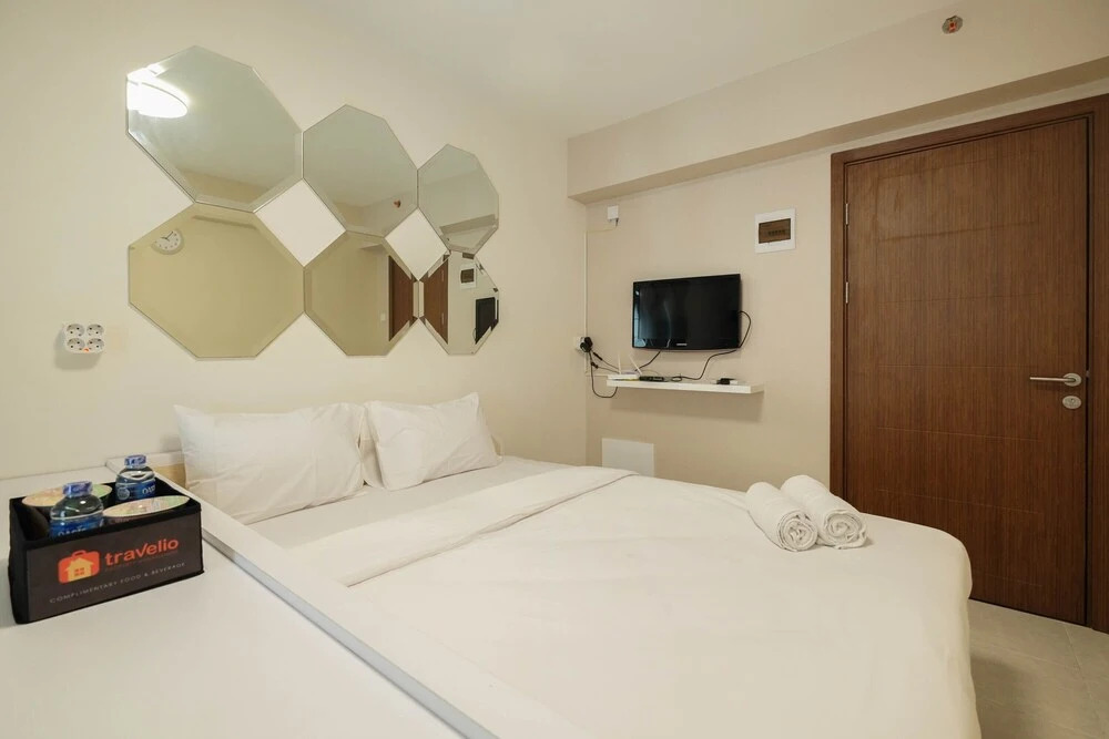 Homey and Comfy Studio Cinere Resort Apartment