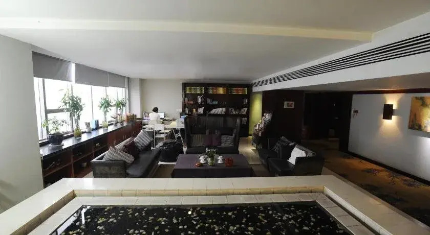 Tang's Hotel