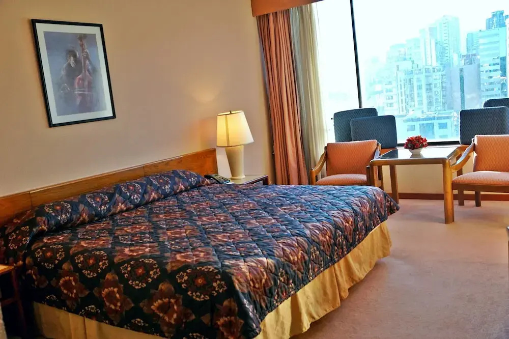 Real Plaza Hotel & Convention Center