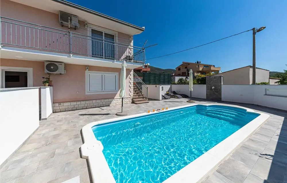 Stunning Apartment in Plano With Outdoor Swimming Pool, Wifi and 2 Bedrooms