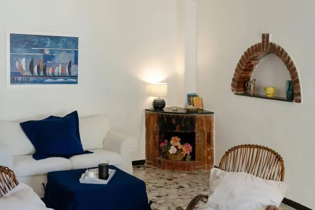 ALTIDO Spacious 2 BR Apt with Terrace at the Heart of the Vernazza
