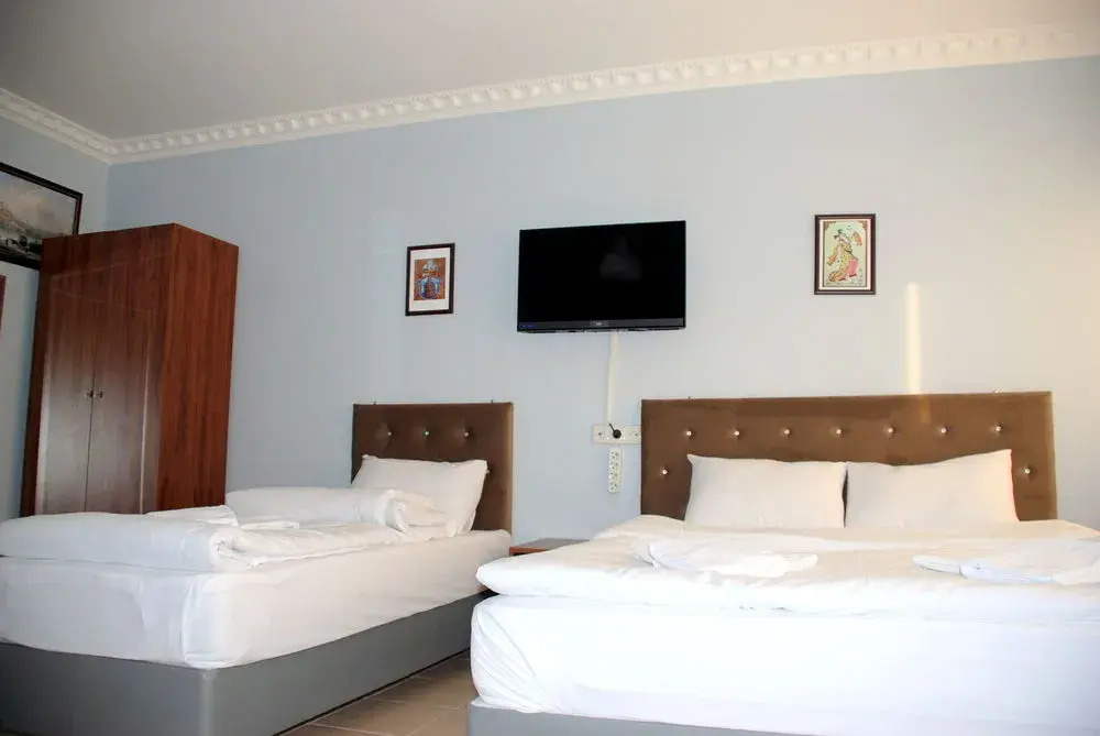 Amaros Apartments